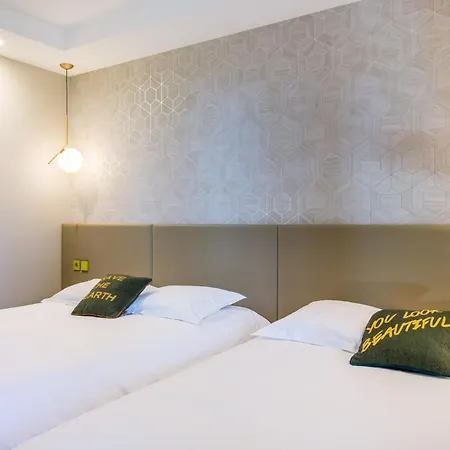 Restaurant Du Chateau De La Tour Szálloda Béguey