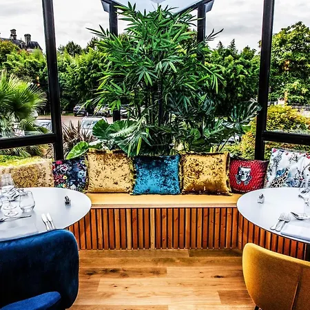 Restaurant Du Chateau De La Tour Béguey