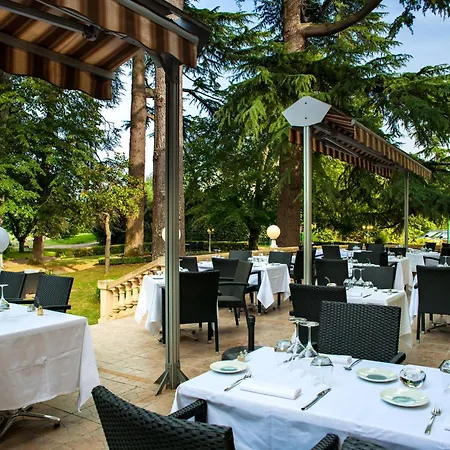 Restaurant Du Chateau De La Tour Hotel Beguey