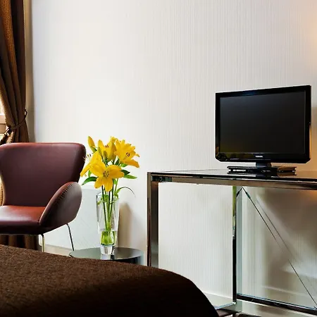 Restaurant Du Chateau De La Tour Otel Beguey