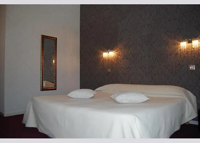 Restaurant Du Chateau De La Tour Hotel Beguey