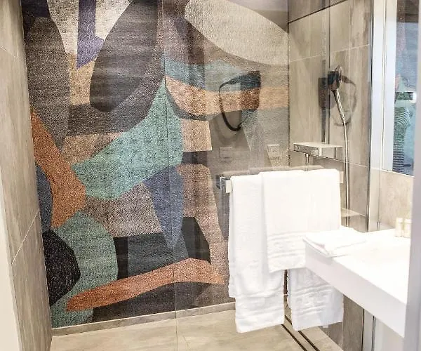 Restaurant Du Chateau De La Tour Hotel 3*