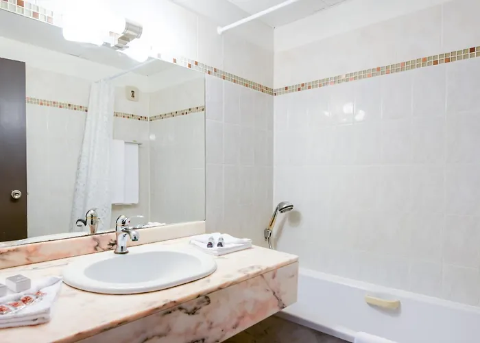 Restaurant Du Chateau De La Tour 3*