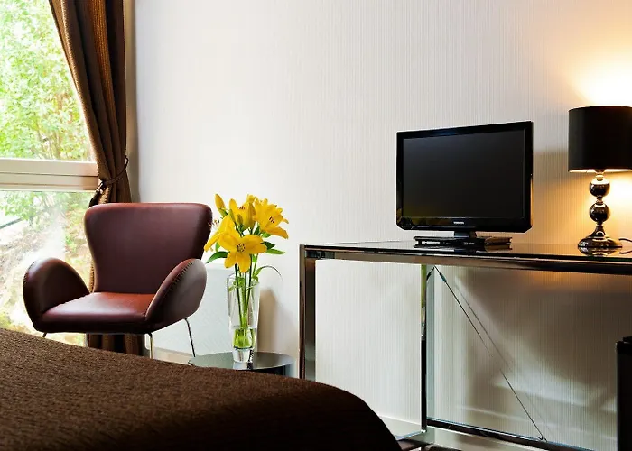 Restaurant Du Chateau De La Tour Hotel Beguey