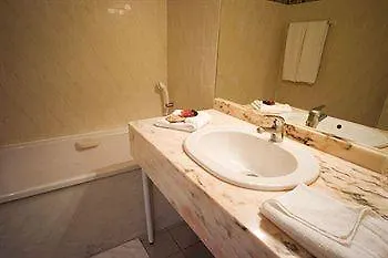 Restaurant Du Chateau De La Tour Hotel