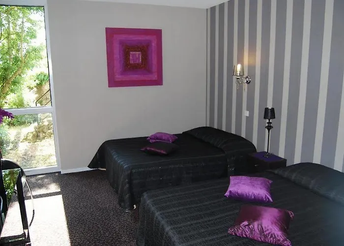 Hotel Restaurant Du Chateau De La Tour 3*