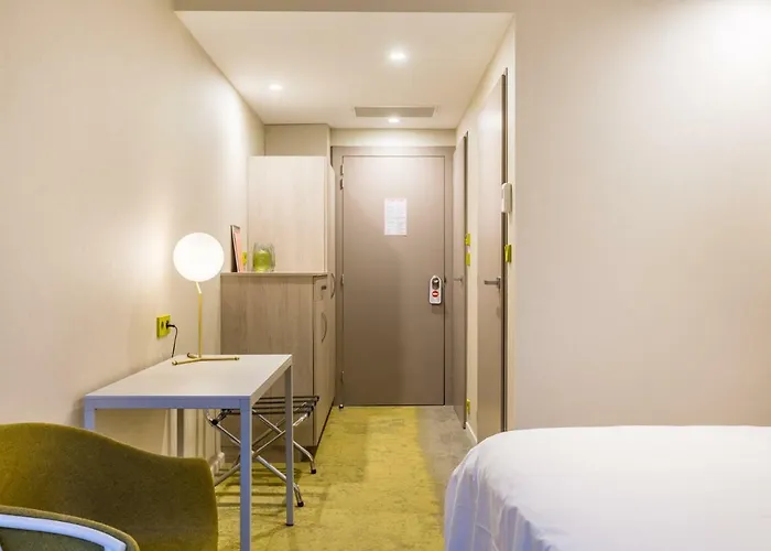 Hotel Restaurant Du Chateau De La Tour 3*